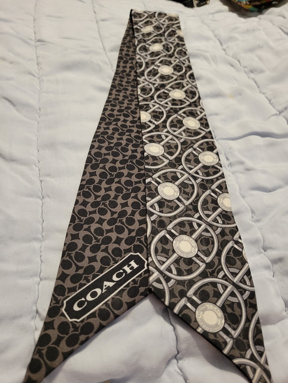Coach EUC! Signature  "C" Black/Gray Wristlet with a reversible Coach Bag Scarf - Picture 4 of 13